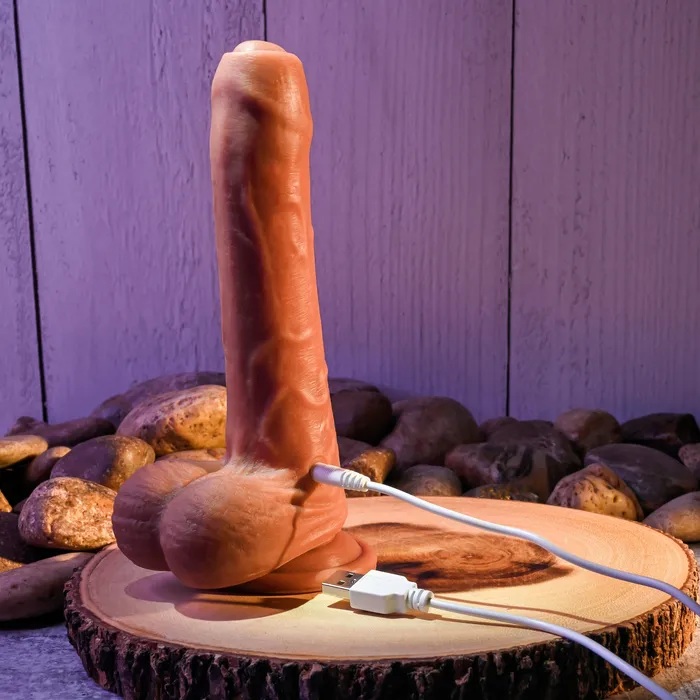 Evolved Novelties Peek A Boo Uncut Vibrating 8 Silicone Caramel Dildo Female Sex Toys